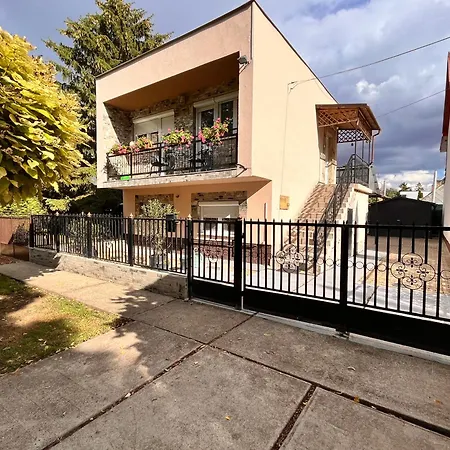 Annabella Vendeghaz *