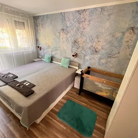 Annabella Vendeghaz *